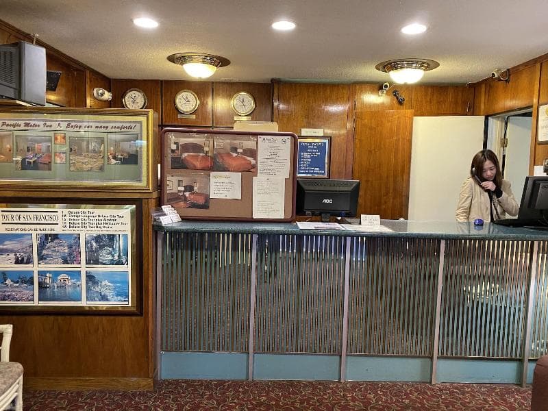 Royal Pacific Motor Inn photo 1