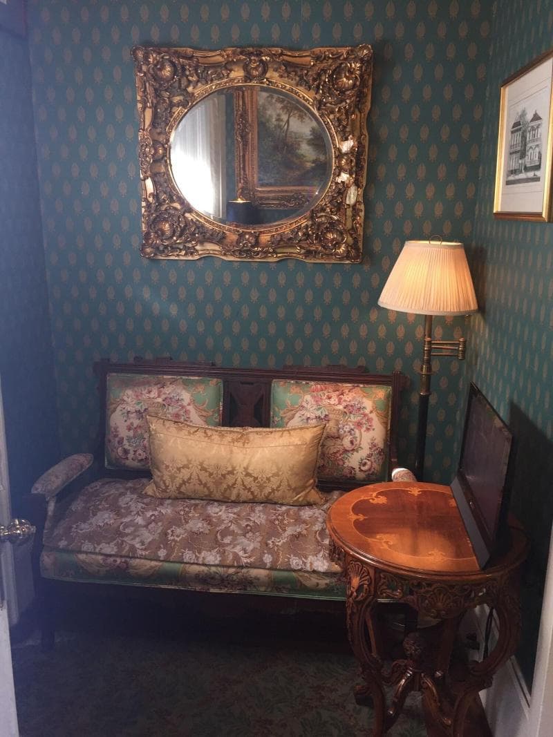 Nine-0-Five Royal Hotel 3