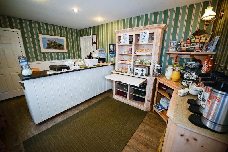 Sea Otter Inn 5
