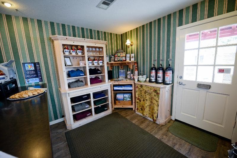 Sea Otter Inn 3