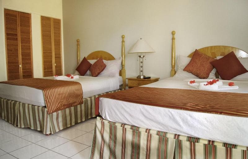 Jamaica Tamboo Resort 3