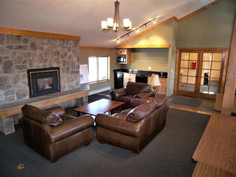 Mountainside 2 Bed 2 Bath 4