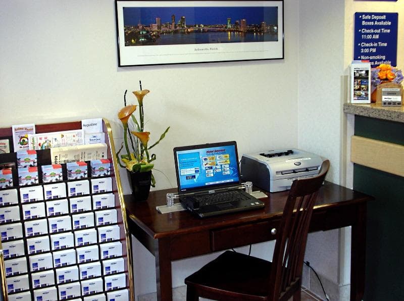 Hometown Inn & Suites Jacksonville – Butler Blvd./Southpoint photo 1