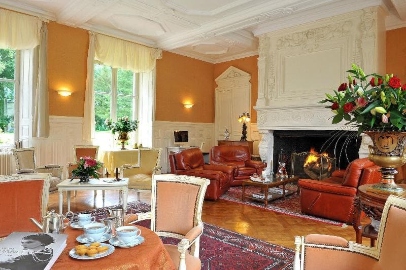 Chateau De Bellefontaine 4