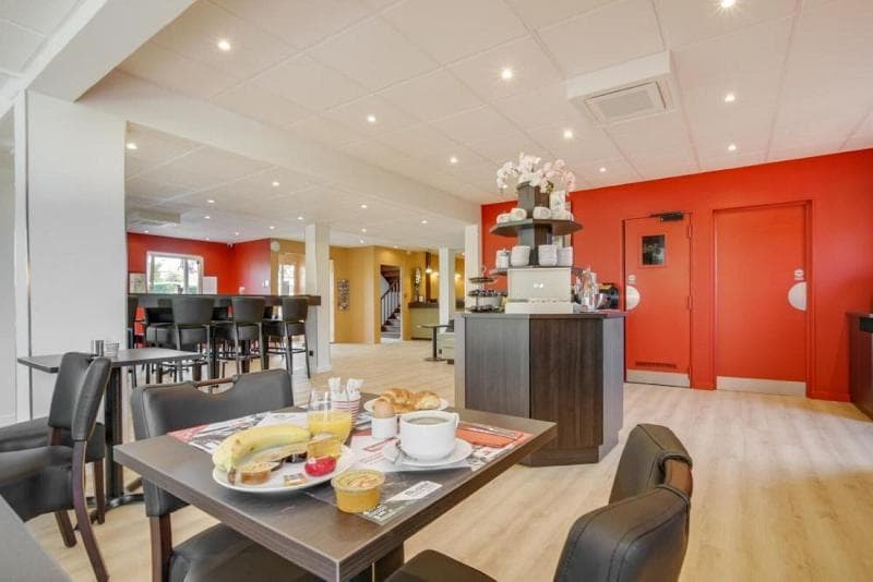 Hotel Zenith Caen main
