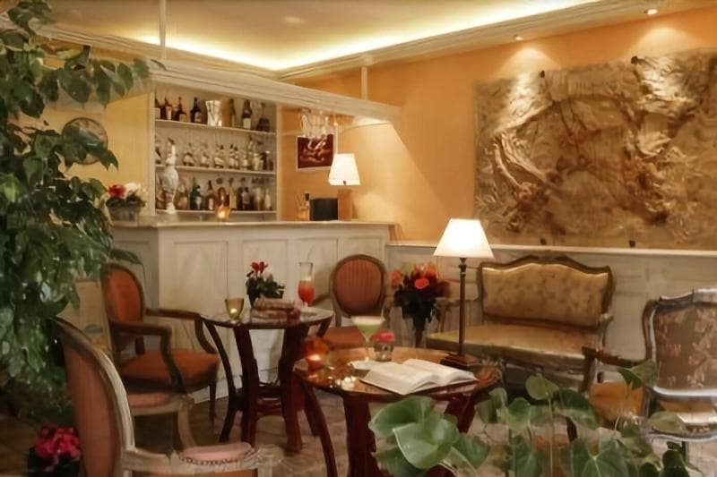 Hostellerie Du Passeur main