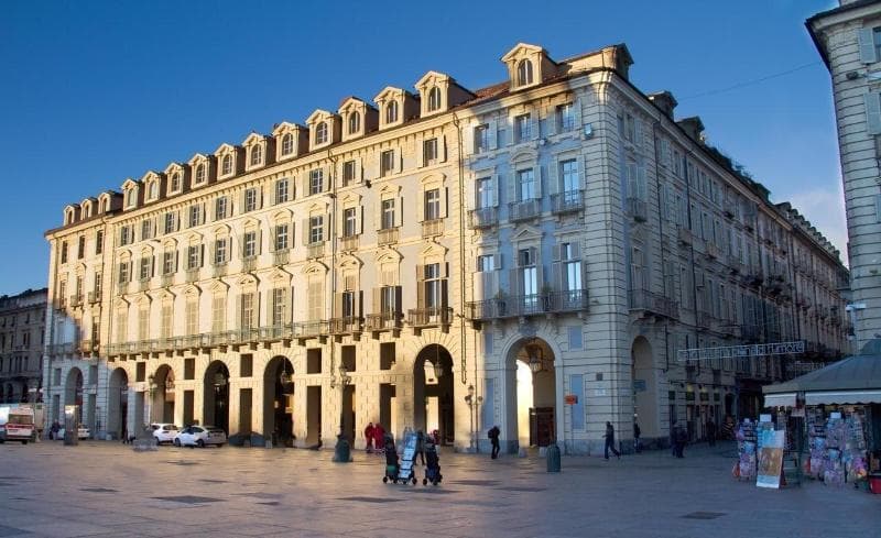 Piazza Castello Suite 5