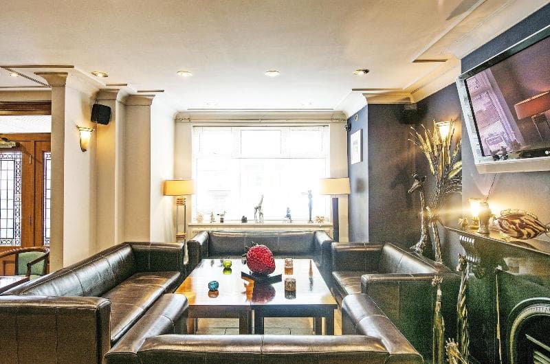 Dolphin Rooms main