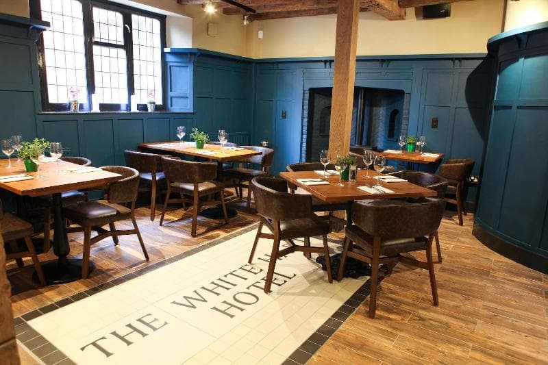 The White Hart 4