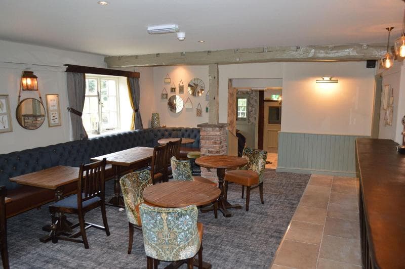 Forresters Arms Hotel - Inn main
