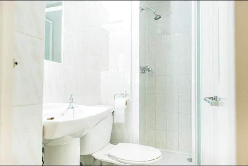 Avonmore Hotel photo 1