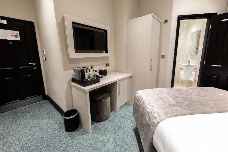 The Crescent Hyde Park (Adults Only) 3