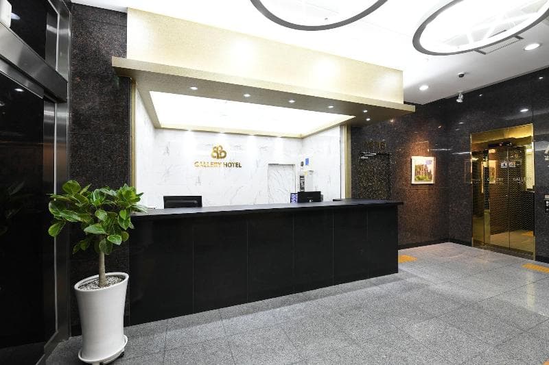 Gallery Hotel 3