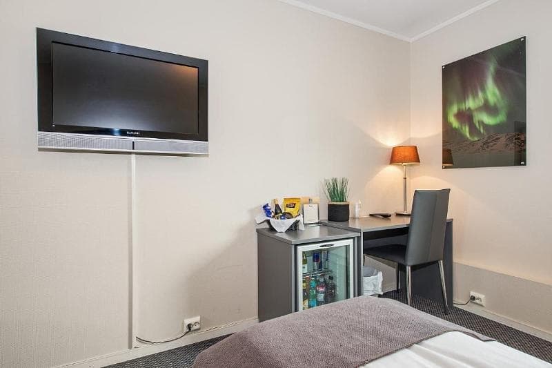 Enter Viking Hotel 5