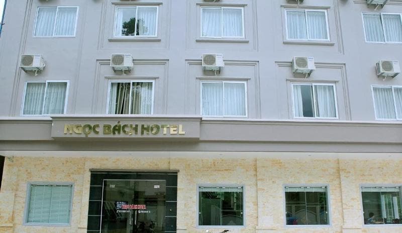 Ngoc Bach Hotel 5