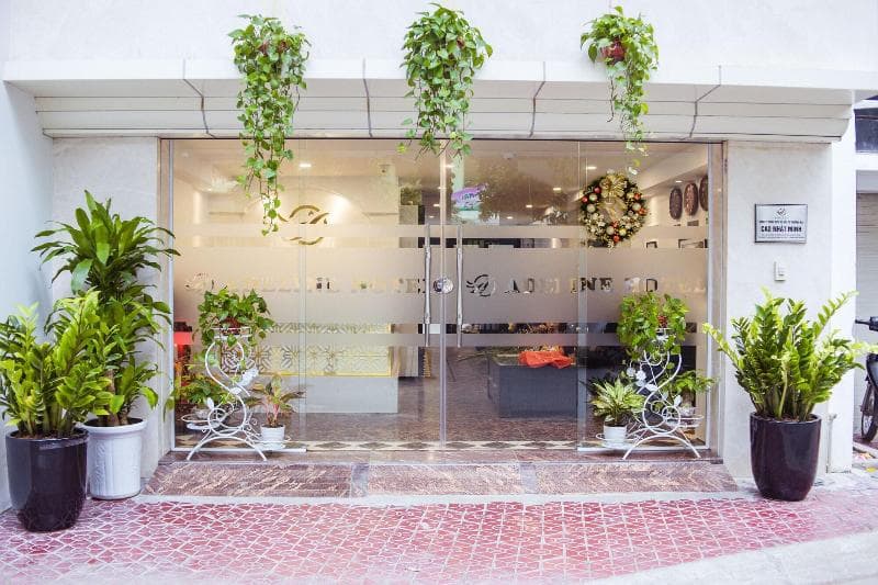 Adeline Hotel 4