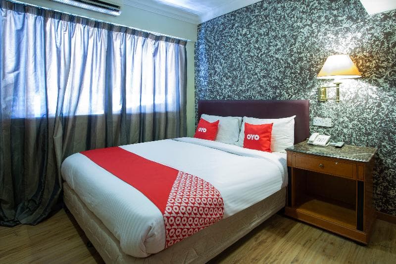 Super Oyo Capital O 90125 Hotel Grand Orchard 4