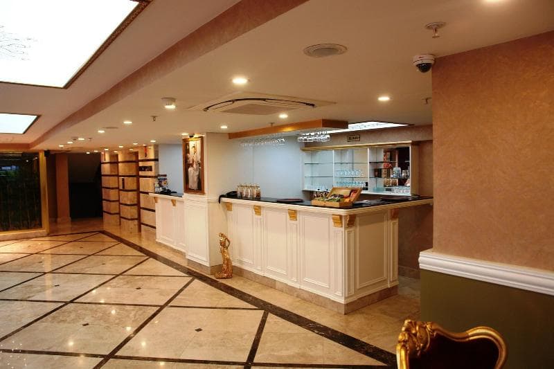 River Hotel 4