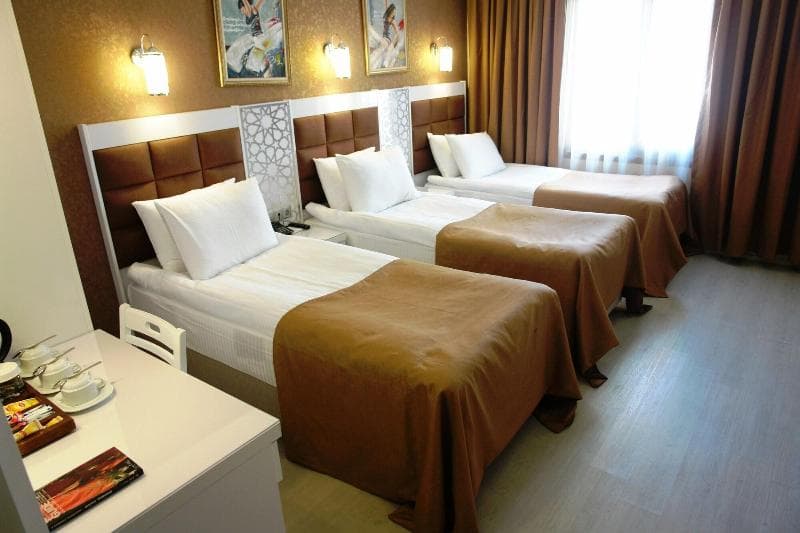 River Hotel 3