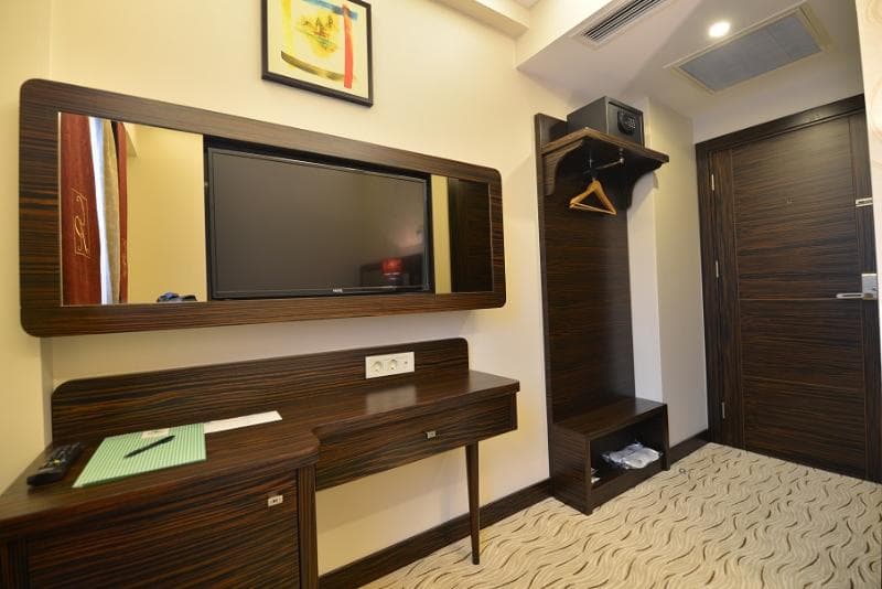 Golden Siyav Hotel 5