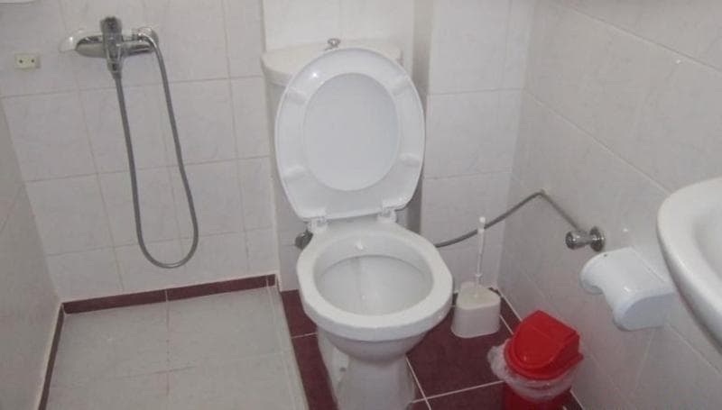 Red Rose Hotel 3