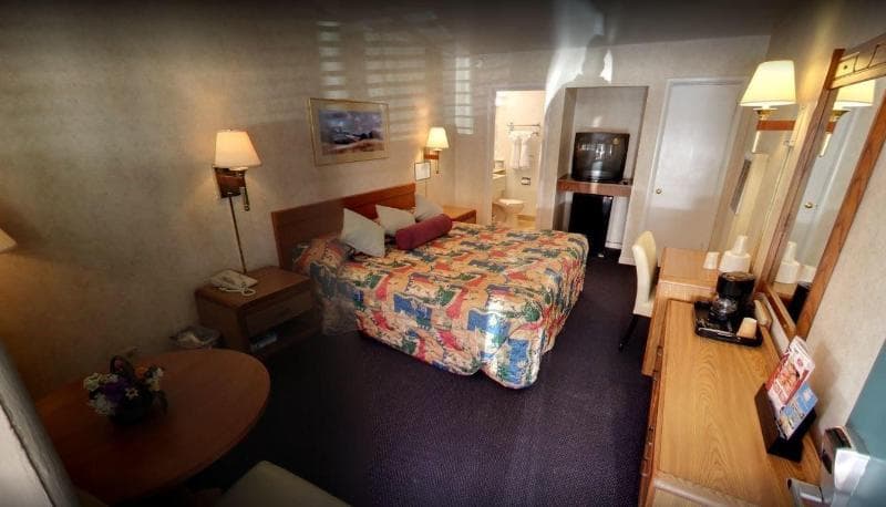Town House Motel 3