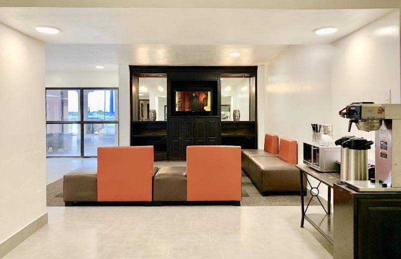 Select Inn Lewisville 5
