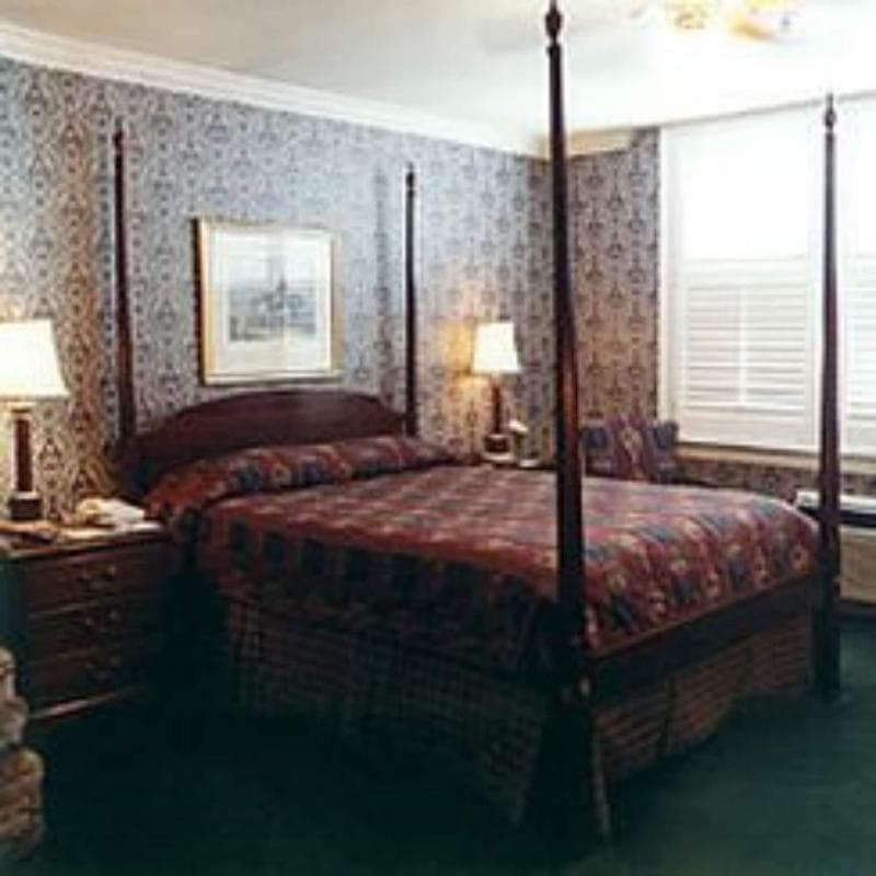 1842 Inn 4