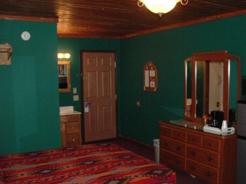 Comfort Zone Inn 3