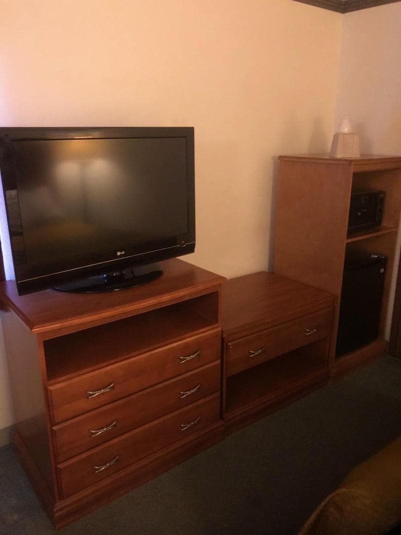 Sunset Inn & Suites 2