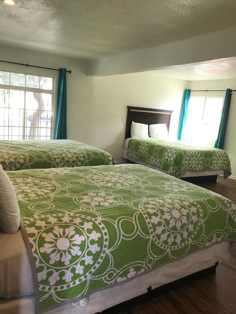 Geneva Motel 4