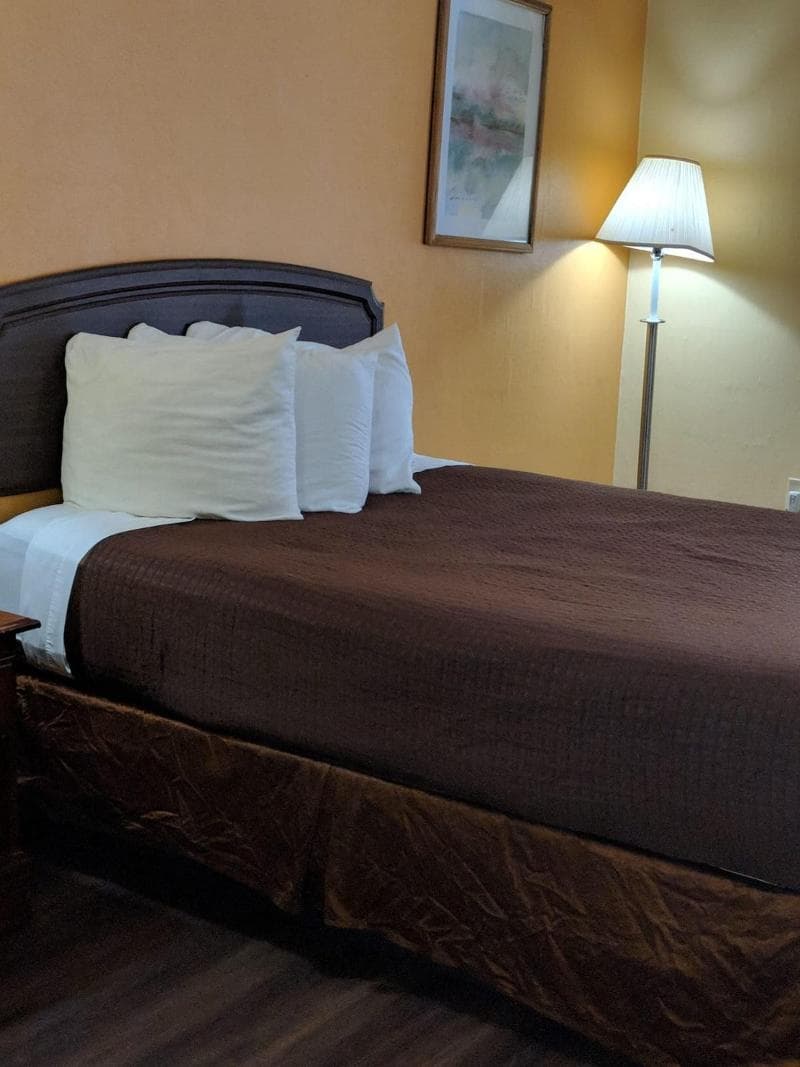 Loyalty Inn Rockingham 4