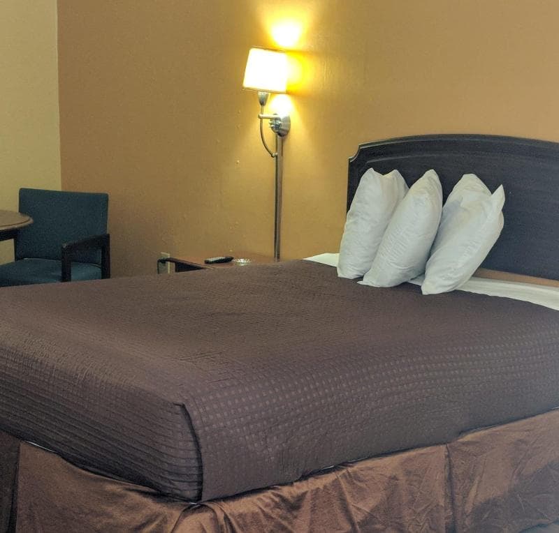 Loyalty Inn Rockingham 3