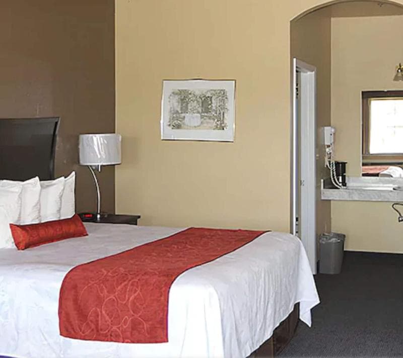 Lindsay Inn photo 1