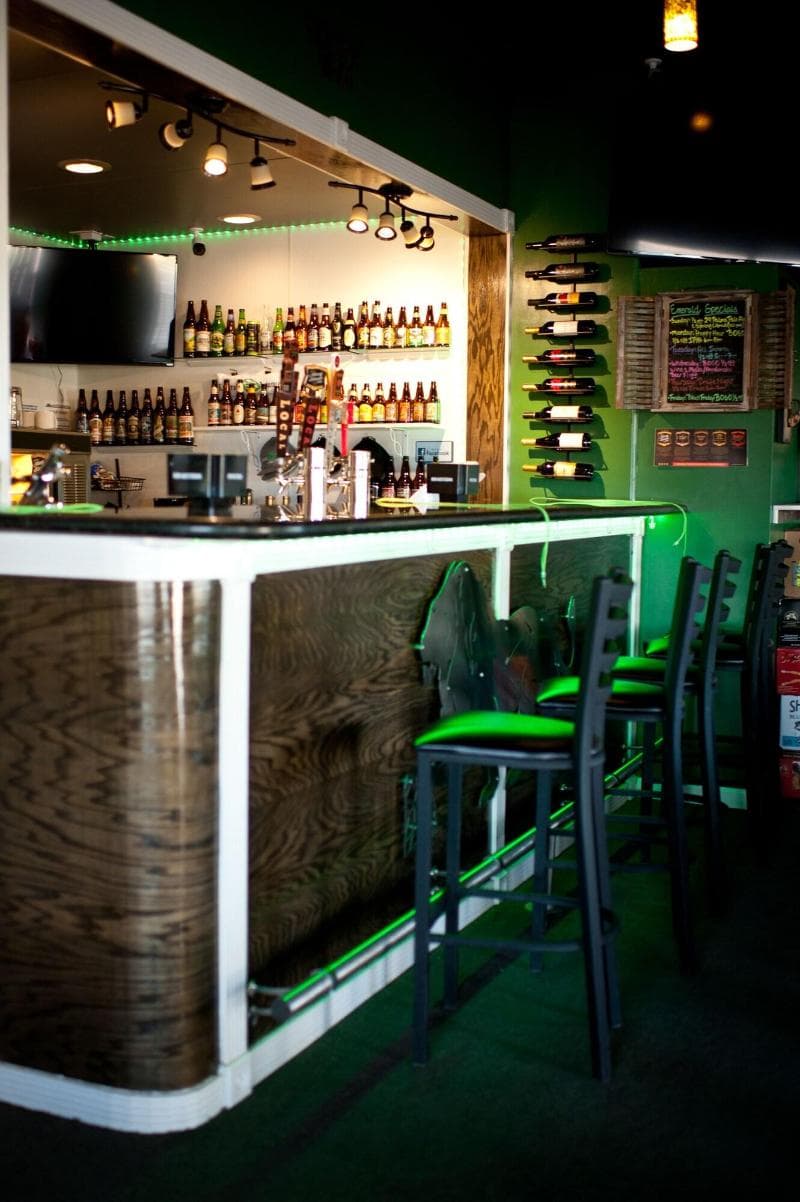 Emerald Inn & Lounge main