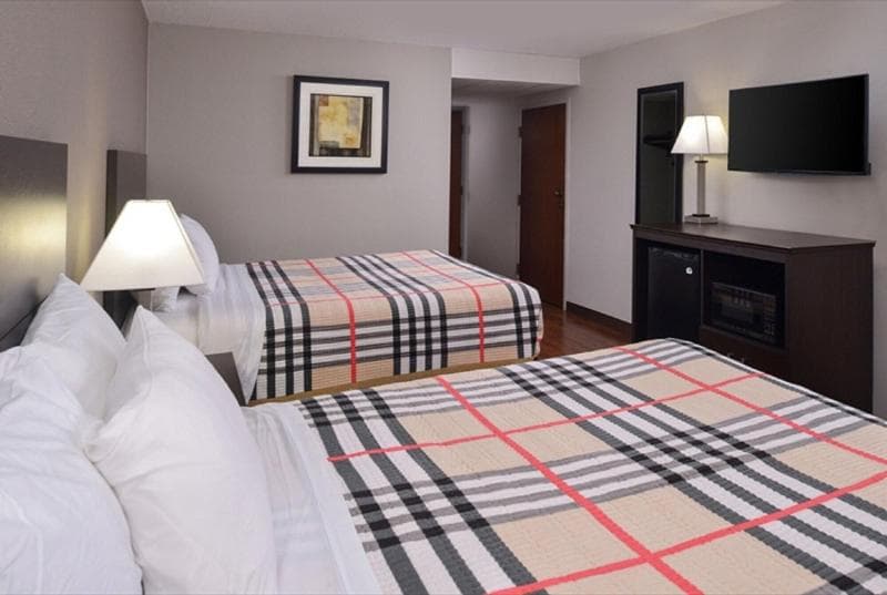 Fairbridge Inn Express Monroe City 4