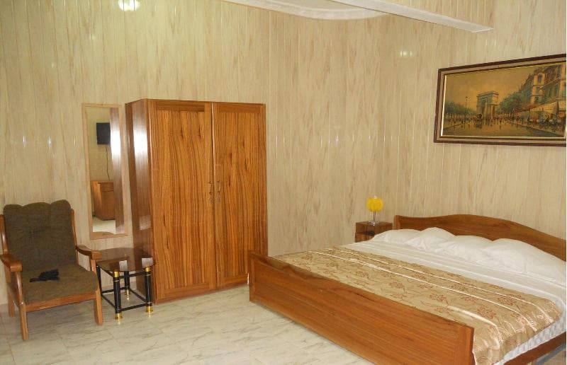 Sheridan Hotel 3