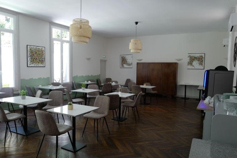 Hotel De Ma Tante main