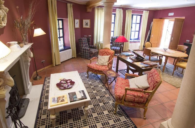 Hotel Sara De Ur 5