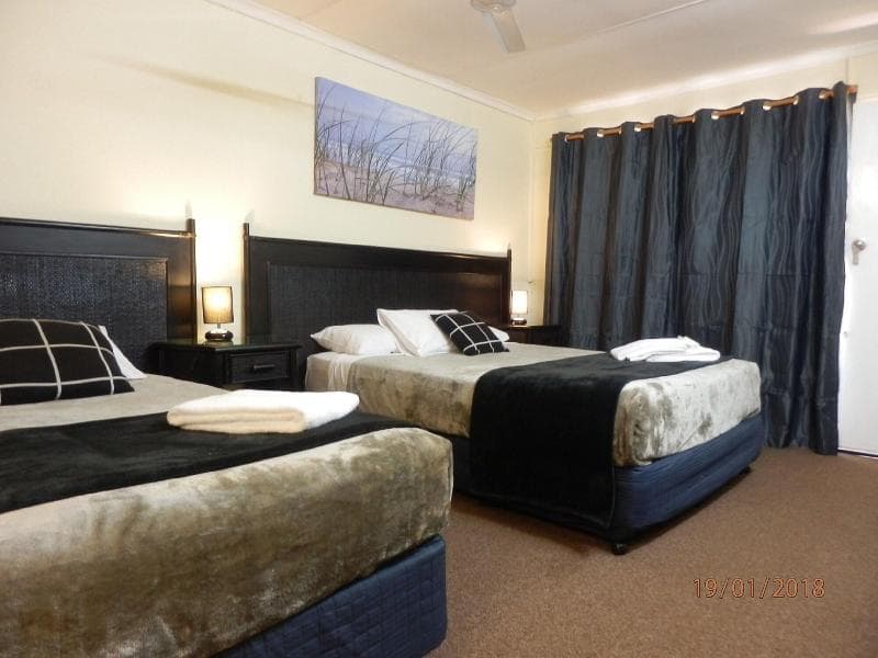 Flying Spur Motel 4