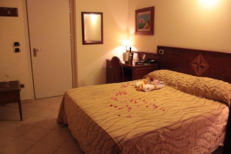 Lion's Hotel 3