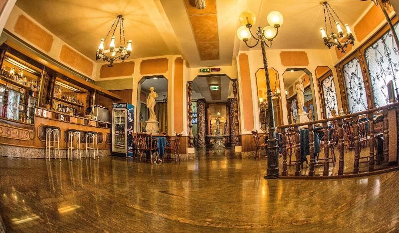 Tourist Hotel 5