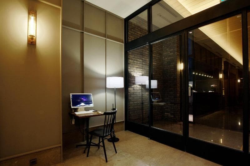 Hotel East9 main
