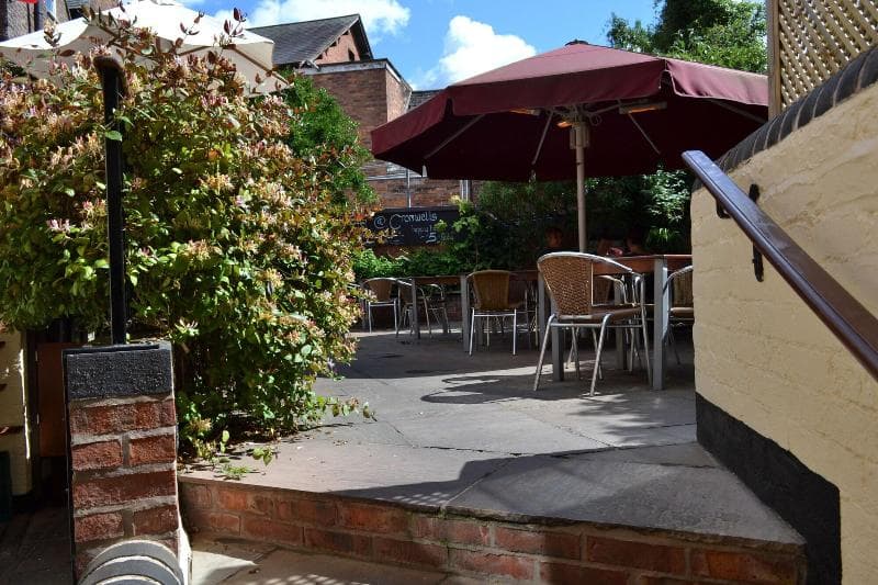 Cromwell's Tap House 4