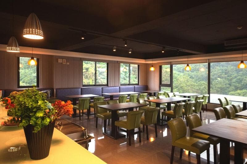 Ihotel photo 1