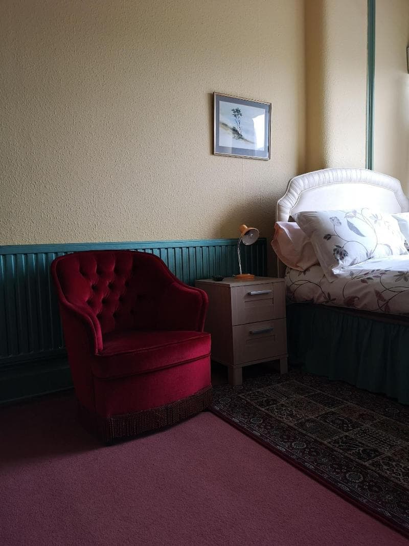 Chimneys Guest House 3