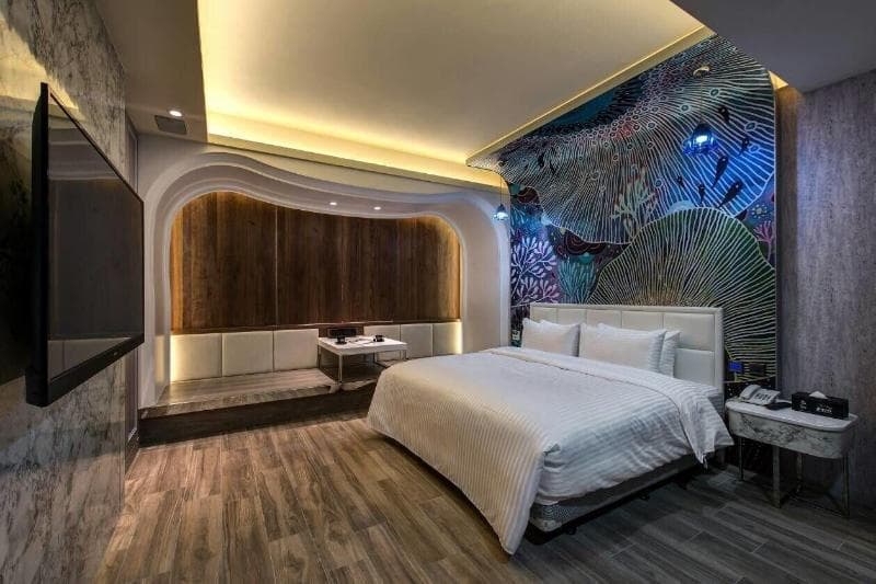 Point Motel 4
