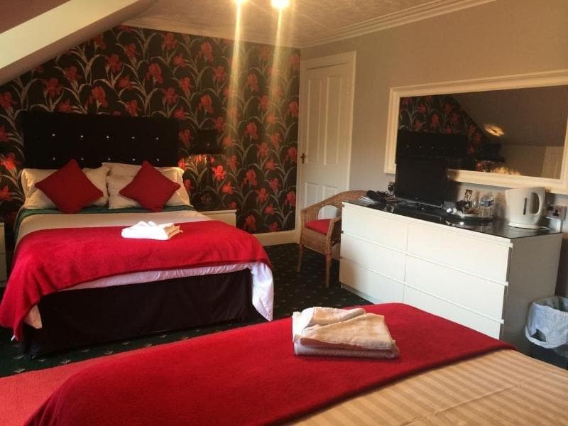Broom Lodge photo 1