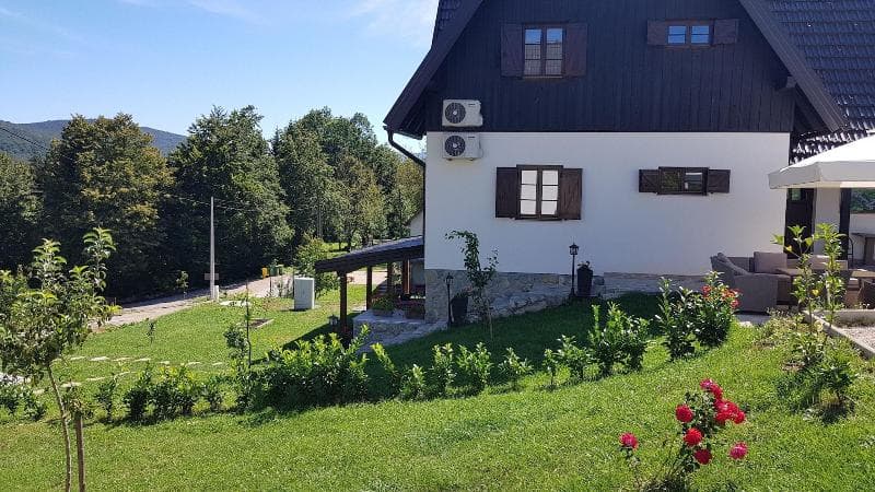 Plitvice Lakes Villa Prica main