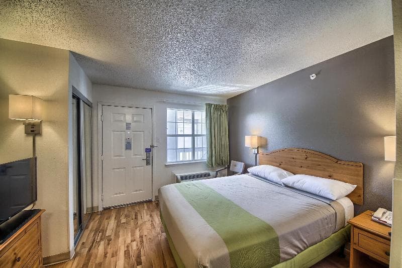 Studio 6 San Antonio - Medical Center photo 1